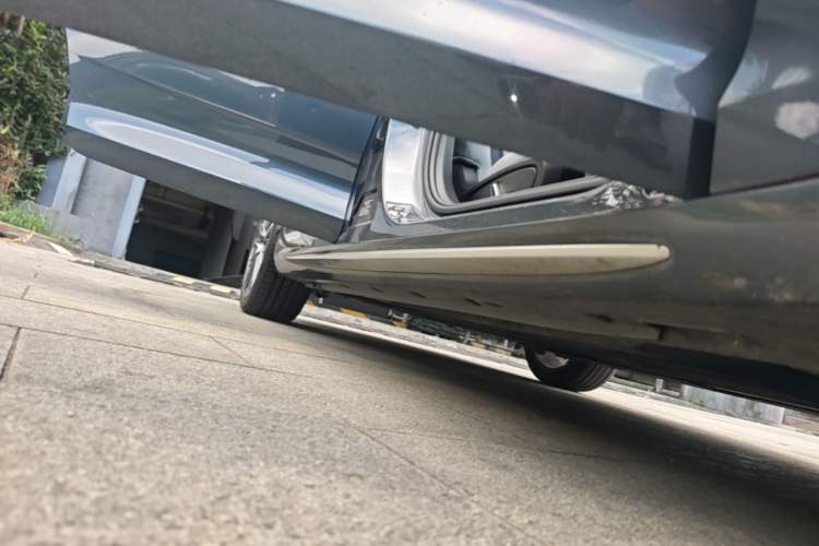 Used Geely Auto Preface 2021 Revised Version 2.0TD Luxury Edition Right Side Sill
