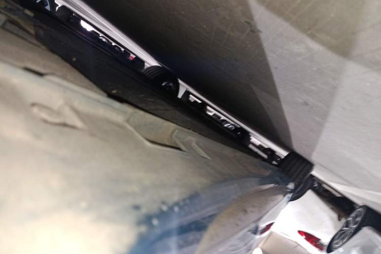 Used Geely Auto Preface 2021 Revised Version 2.0TD Luxury Edition Right Side Sill