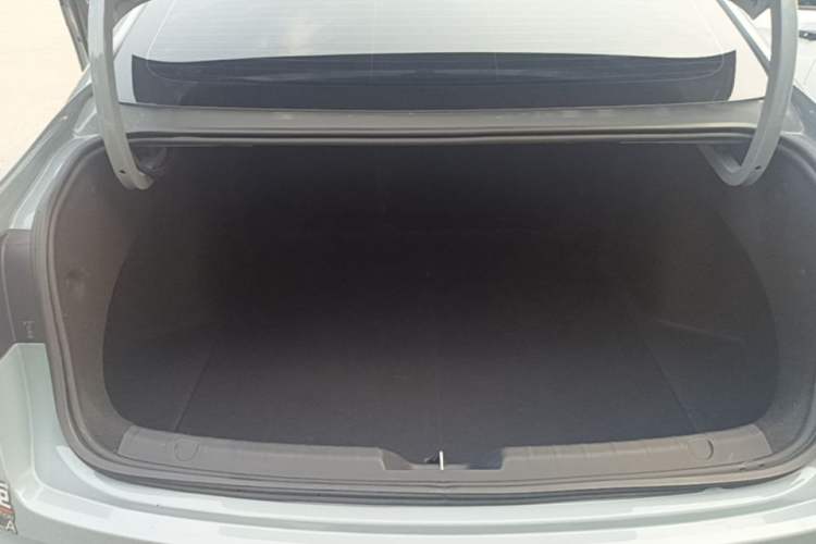 Used Geely Auto Preface 2021 2.0TD Space-Time Edition Hao Yue Trunk