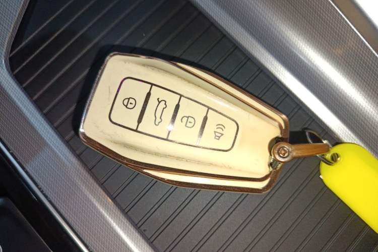 Used Geely Auto Preface 2021 Revised Version 2.0TD Luxury Edition Vehicle Key