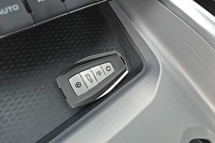 Used Geely Auto Preface 2021 Revised Version 2.0TD Luxury Edition Vehicle Key