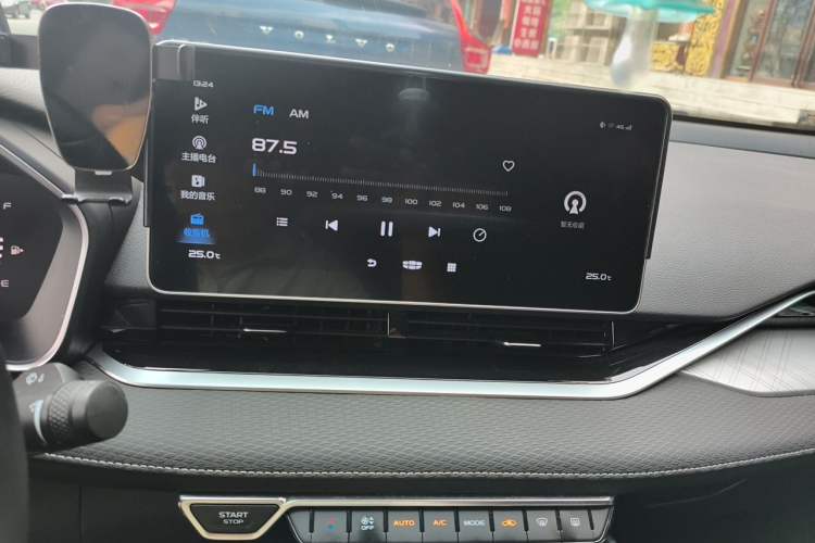 Used Geely Auto Preface 2021 2.0TD Luxury Version Audio And AC Panel