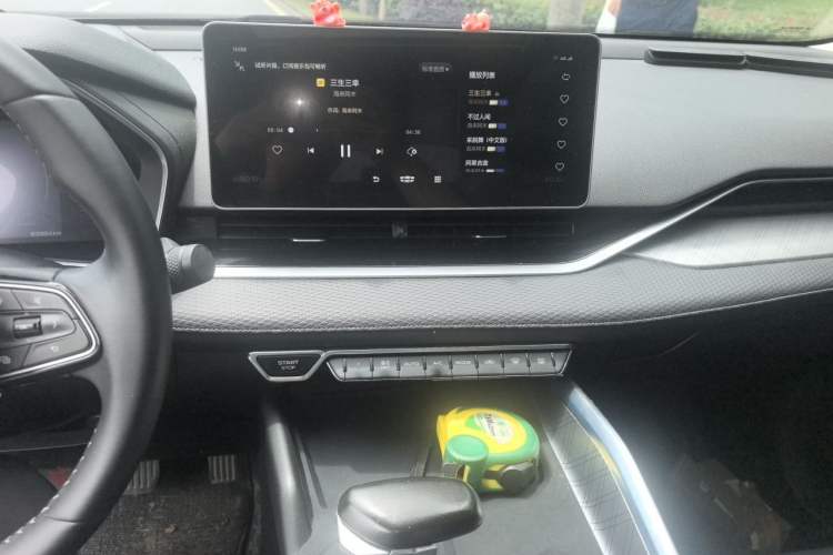 Used Geely Auto Preface 2021 2.0TD Luxury Version Audio And AC Panel