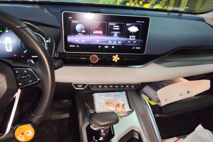 Used Geely Auto Preface 2021 2.0TD Luxury Version Audio And AC Panel