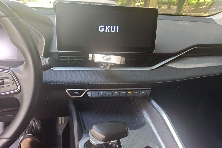Used Geely Auto Preface 2021 2.0TD Luxury Version Audio And AC Panel