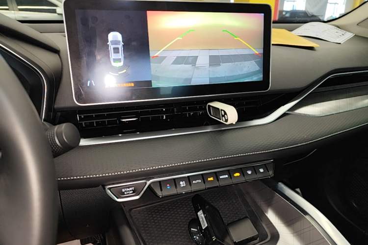 Used Geely Auto Preface 2021 2.0TD Luxury Version Audio And AC Panel