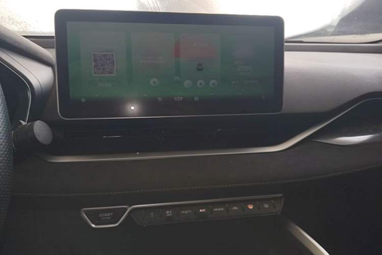 Used Geely Auto Preface 2021 2.0TD Luxury Version Audio And AC Panel