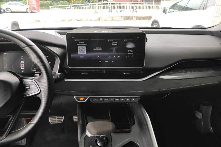 Used Geely Auto Preface 2021 2.0TD Space-Time Edition Hao Yue Audio And AC Panel