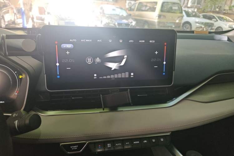 Used Geely Auto Preface 2021 2.0TD Luxury Version Audio And AC Panel