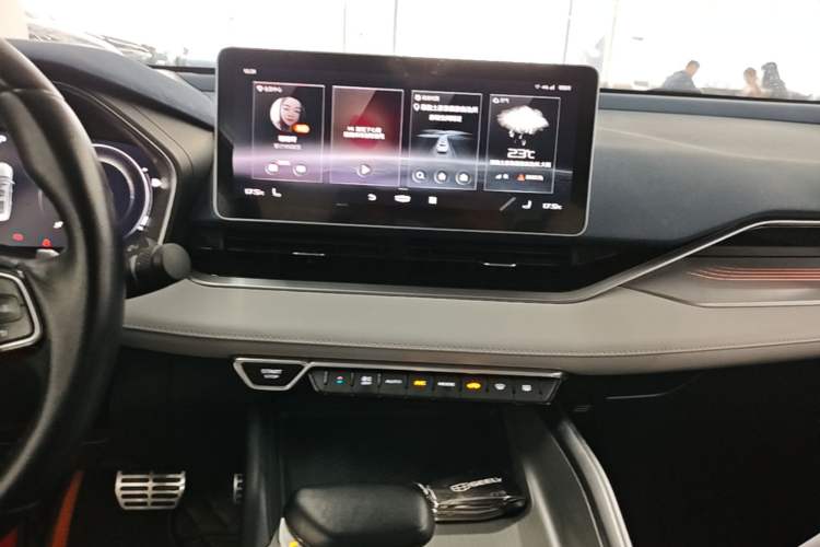Used Geely Auto Preface 2021 Revised Version 2.0TD Luxury Edition Audio And AC Panel