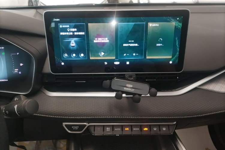 Used Geely Auto Preface 2021 2.0TD Luxury Version Audio And AC Panel