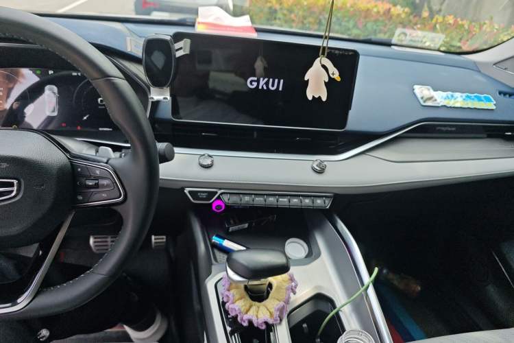 Used Geely Auto Preface 2021 2.0TD Luxury Version Audio And AC Panel