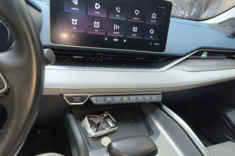 Used Geely Auto Preface 2021 Revised Version 2.0TD Luxury Edition Audio And AC Panel