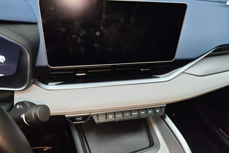 Used Geely Auto Preface 2021 Revised Version 2.0TD Luxury Edition Audio And AC Panel