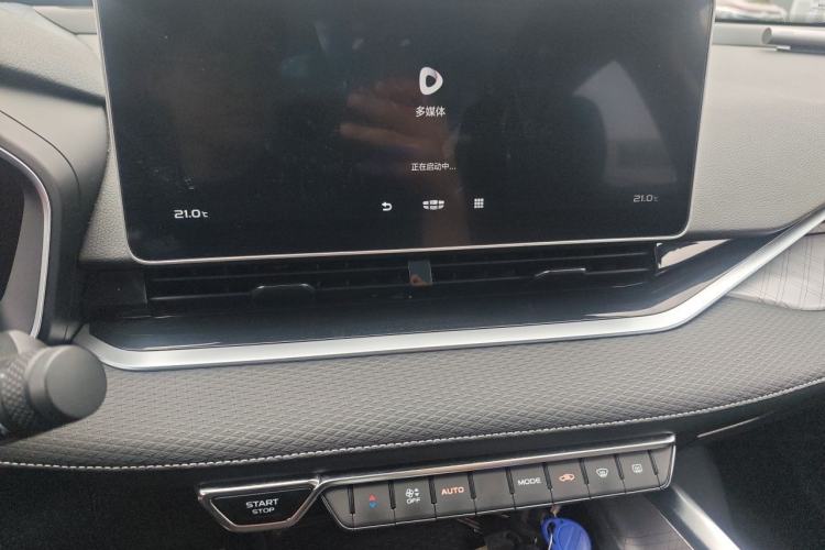 Used Geely Auto Preface 2021 2.0TD Luxury Version Audio And AC Panel