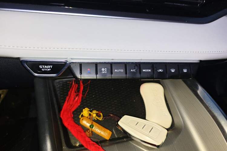 Used Geely Auto Preface 2021 Revised Version 2.0TD Luxury Edition Audio And AC Panel