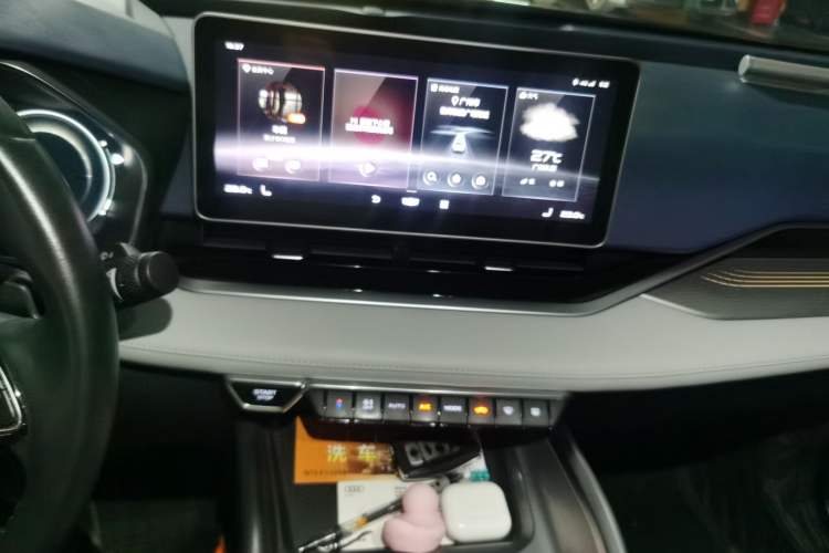 Used Geely Auto Preface 2021 2.0TD Luxury Version Audio And AC Panel