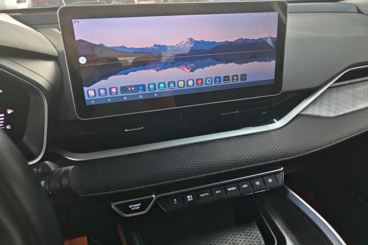 Used Geely Auto Preface 2021 2.0TD Luxury Version Audio And AC Panel