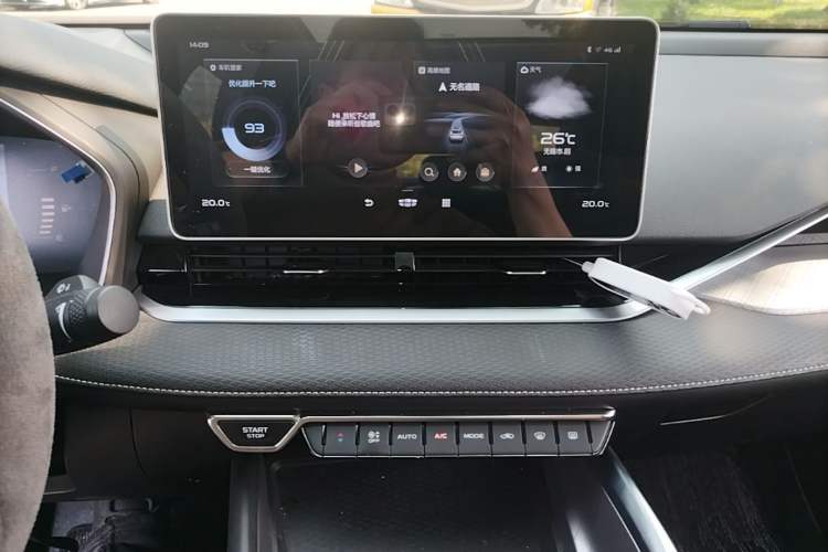 Used Geely Auto Preface 2021 2.0TD Luxury Version Audio And AC Panel