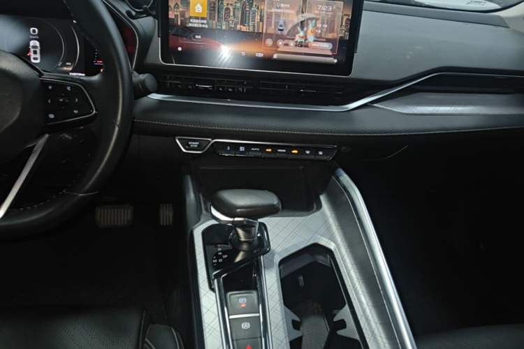 Used Geely Auto Preface 2021 2.0TD Luxury Version Audio And AC Panel