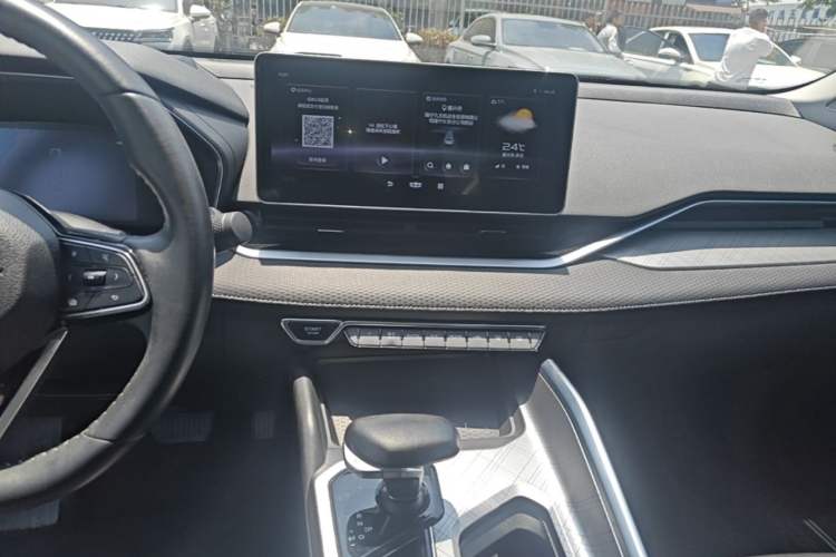 Used Geely Auto Preface 2021 2.0TD Luxury Version Audio And AC Panel