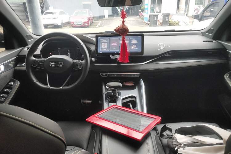 Used Geely Auto Preface 2021 2.0TD Space-Time Edition Hao Yue Center Console