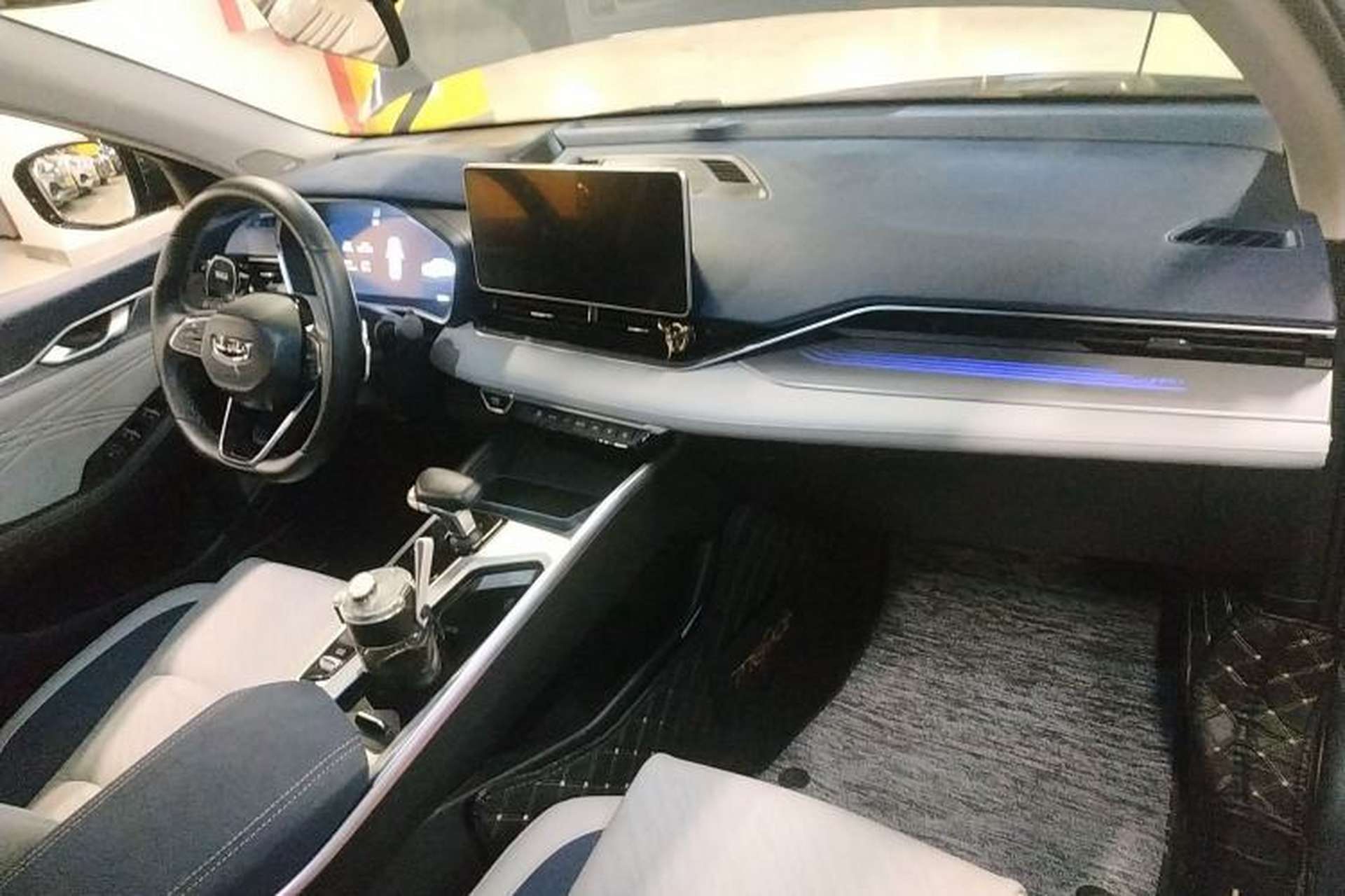 Used Geely Auto Preface 2021 Revised Version 2.0TD Luxury Edition Center Console