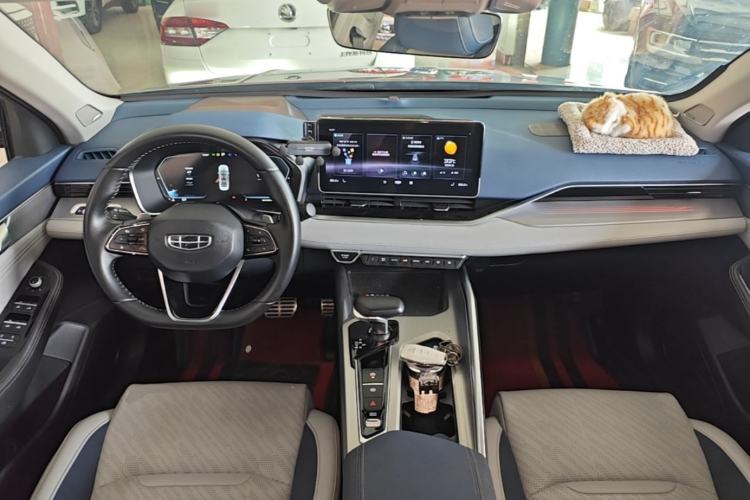 Used Geely Auto Preface 2021 Revised Version 2.0TD Luxury Edition Center Console