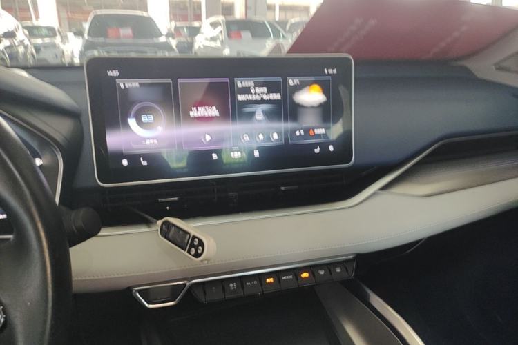 Used Geely Auto Preface 2021 Revised Version 2.0TD Luxury Edition Center Console