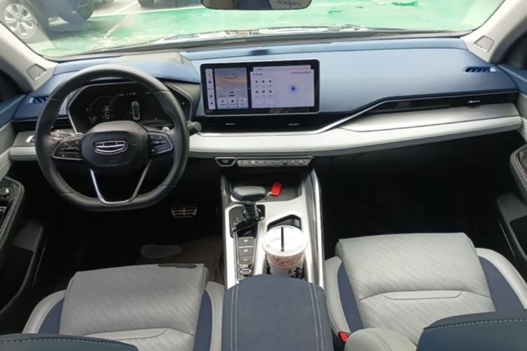 Used Geely Auto Preface 2021 Revised Version 2.0TD Luxury Edition Center Console