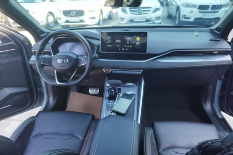 Used Geely Auto Preface 2021 2.0TD Space-Time Edition Hao Yue Center Console