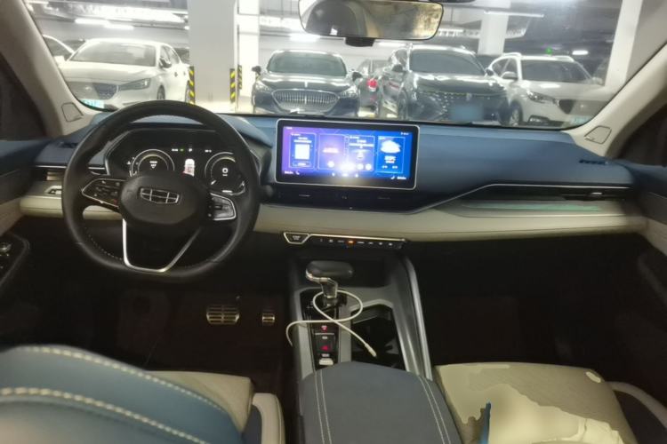 Used Geely Auto Preface 2021 Revised Version 2.0TD Luxury Edition Center Console