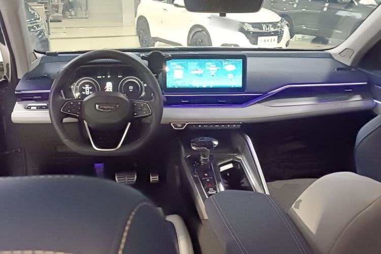 Used Geely Auto Preface 2021 Revised Version 2.0TD Luxury Edition Center Console