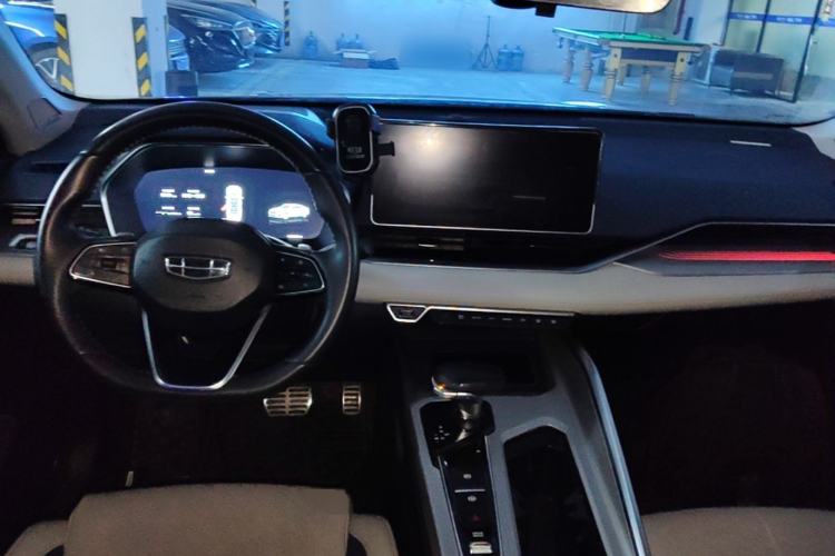 Used Geely Auto Preface 2021 Revised Version 2.0TD Luxury Edition Center Console