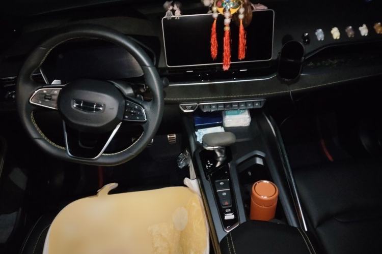 Used Geely Auto Preface 2021 2.0TD Luxury Version Center Console