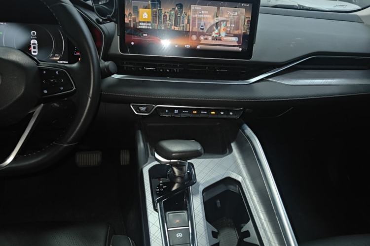 Used Geely Auto Preface 2021 2.0TD Luxury Version Center Console
