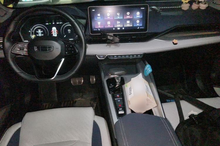 Used Geely Auto Preface 2021 Revised Version 2.0TD Luxury Edition Center Console