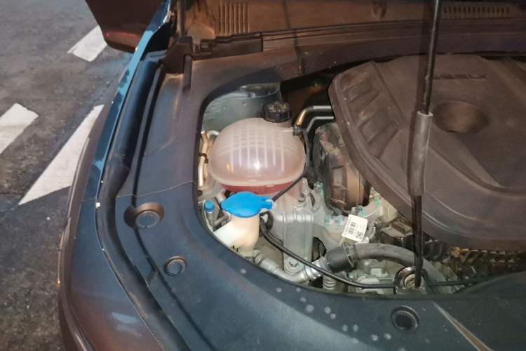 Used Geely Auto Preface 2021 2.0TD Luxury Version Engine Bay Right