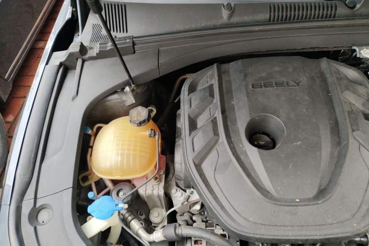 Used Geely Auto Preface 2021 2.0TD Flagship Edition Engine Bay Right