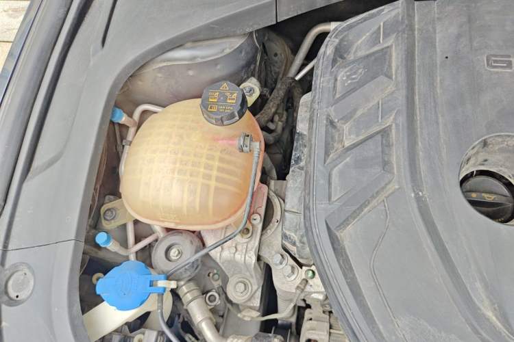 Used Geely Auto Preface 2021 2.0TD Luxury Version Engine Bay Right