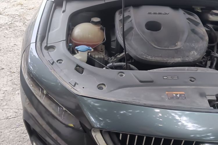 Used Geely Auto Preface 2021 2.0TD Luxury Version Engine Bay Right