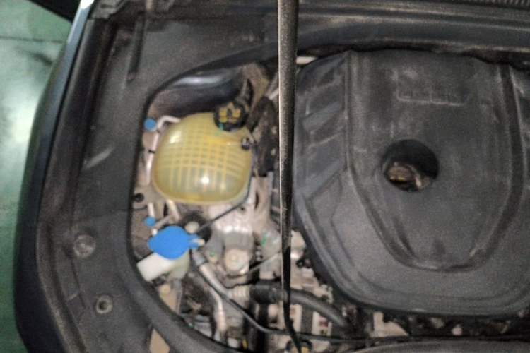 Used Geely Auto Preface 2021 2.0TD Luxury Version Engine Bay Right