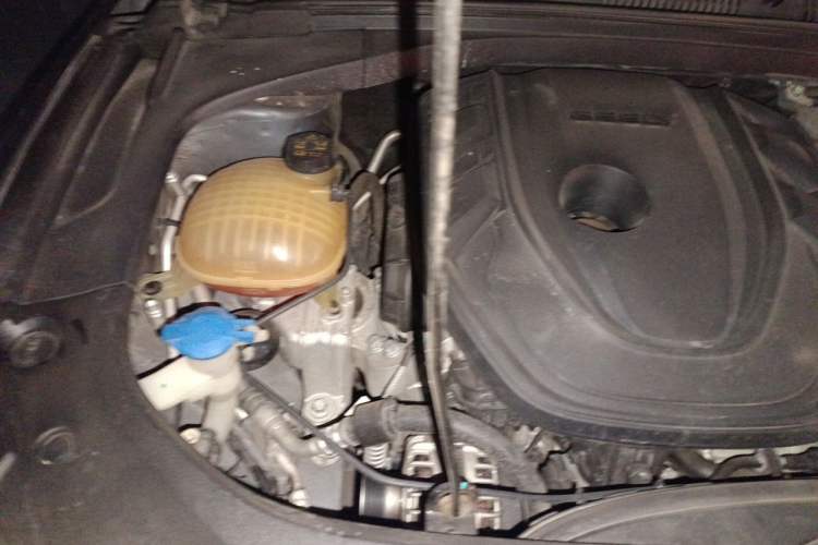Used Geely Auto Preface 2021 Revised Version 2.0TD Luxury Edition Engine Bay Right