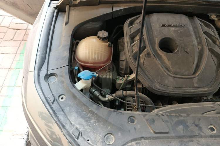 Used Geely Auto Preface 2021 2.0TD Luxury Version Engine Bay Right