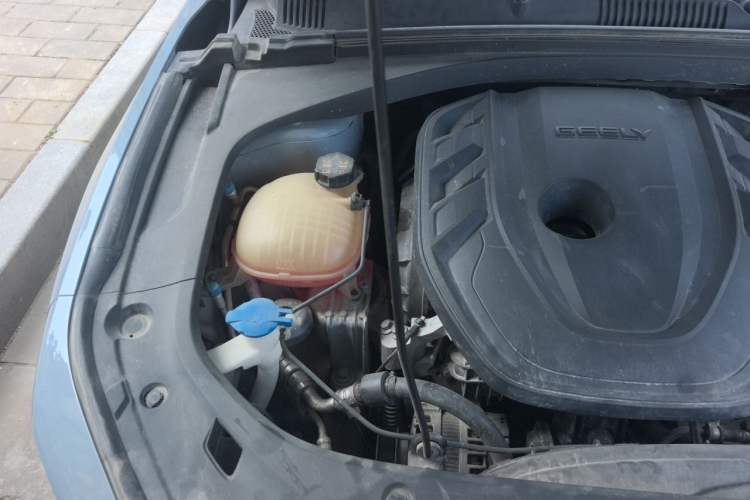 Used Geely Auto Preface 2021 2.0TD Space-Time Edition Starry Celestial Engine Bay Right