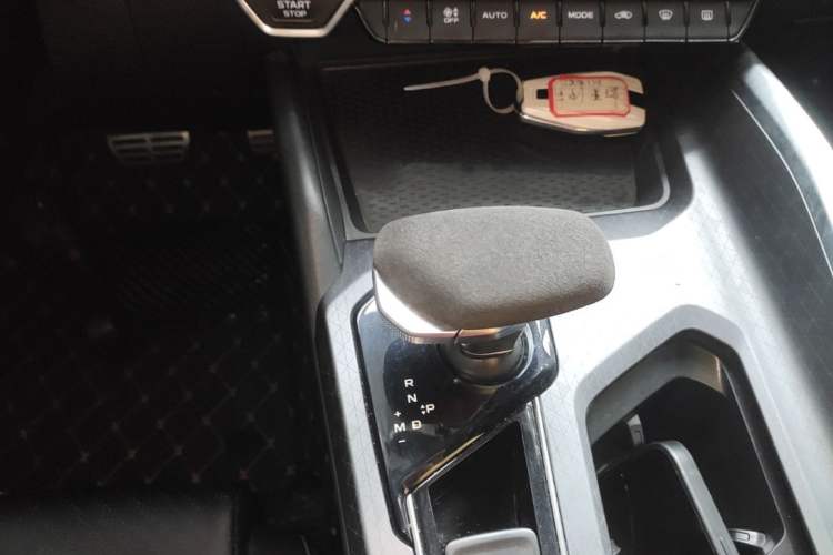 Used Geely Auto Preface 2021 2.0TD Space-Time Edition Hao Yue Gear Lever