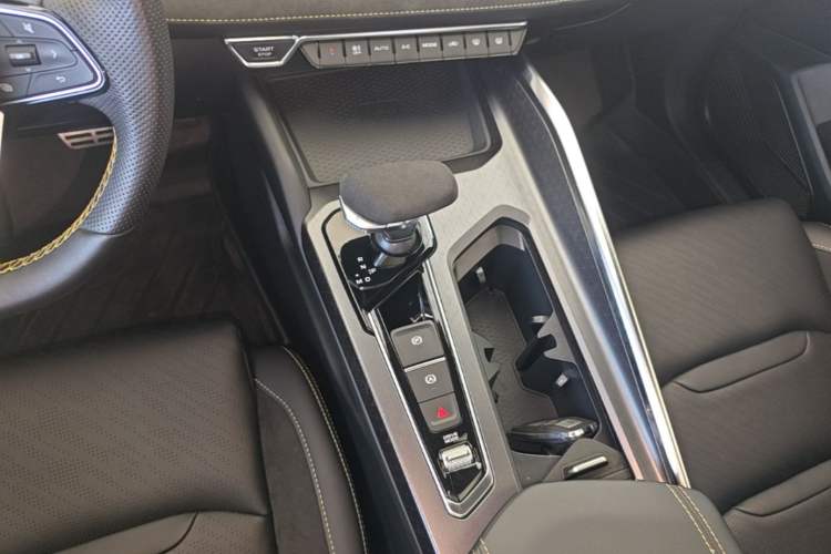 Used Geely Auto Preface 2021 2.0TD Space-Time Edition Starry Celestial Gear Lever