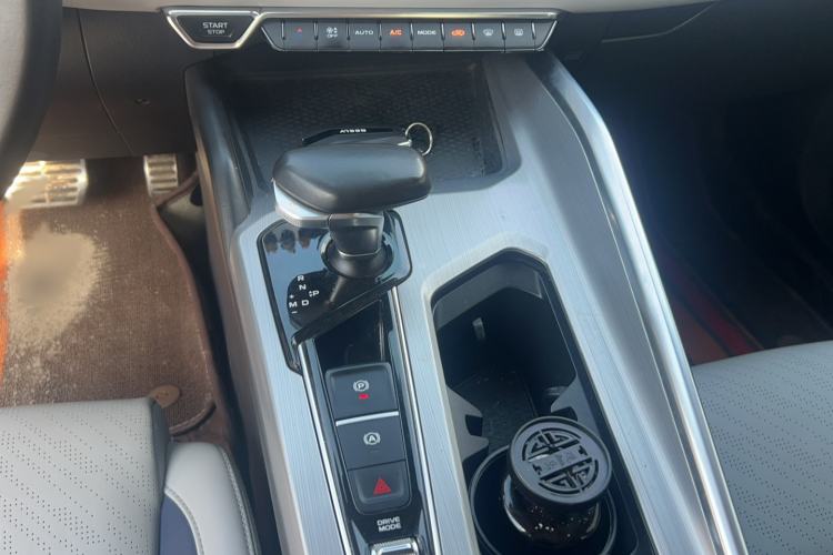 Used Geely Auto Preface 2021 Revised Version 2.0TD Luxury Edition Gear Lever