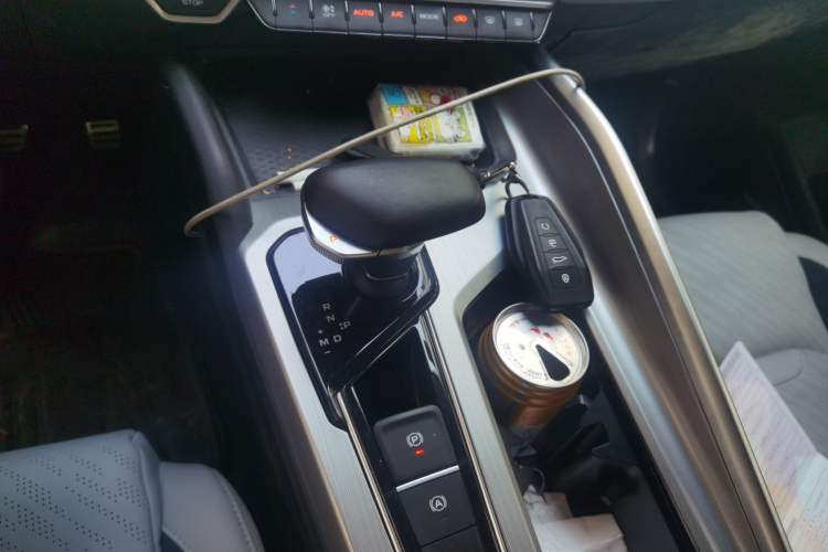 Used Geely Auto Preface 2021 Revised Version 2.0TD Luxury Edition Gear Lever