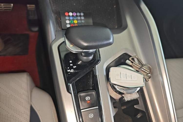 Used Geely Auto Preface 2021 Revised Version 2.0TD Luxury Edition Gear Lever